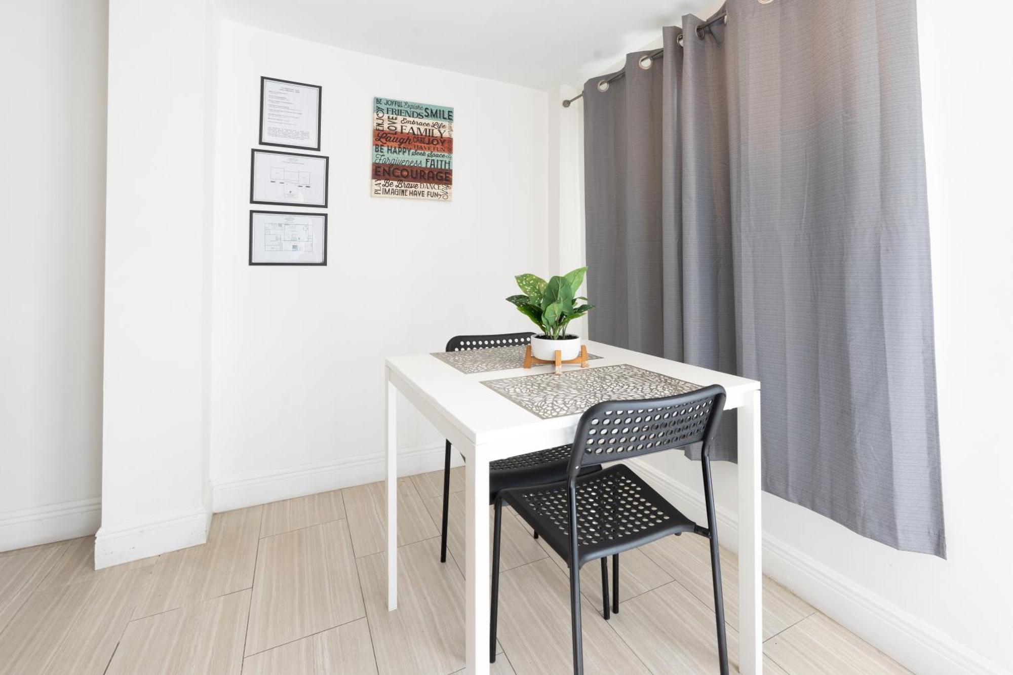 Cozy Private Apts In By Hard Rock Casino!