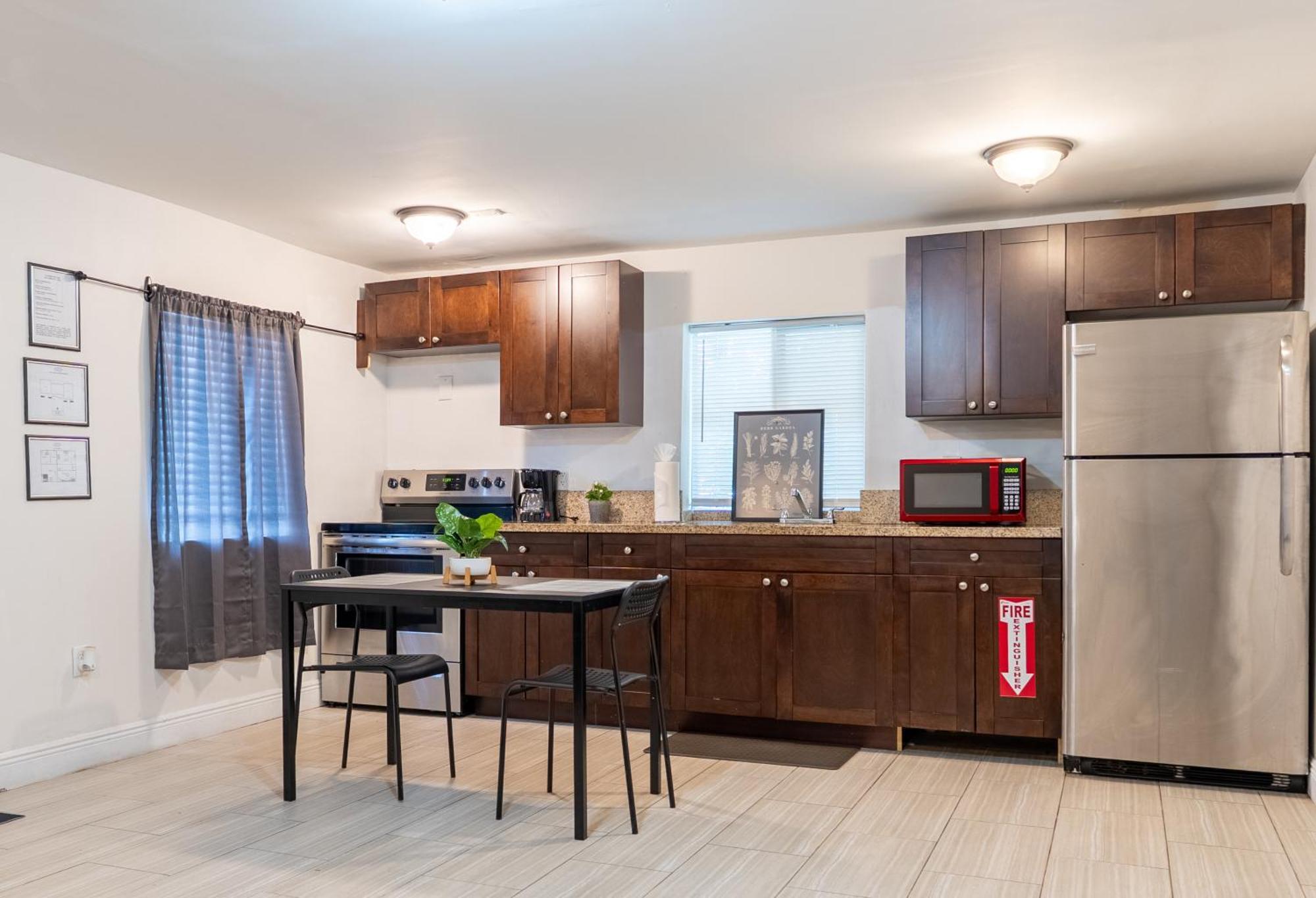 Cozy Private Apts In By Hard Rock Casino!